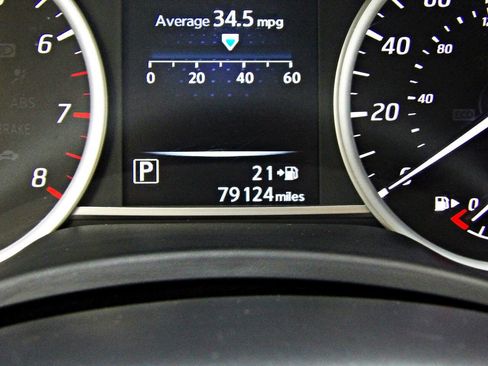 Used 2017 Nissan Sentra SV FWD image 14