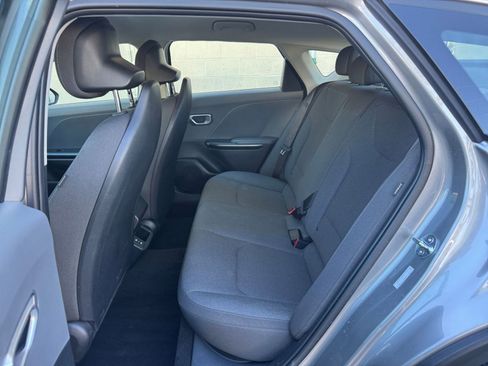 Used 2025 Kia K4 LXS image 25