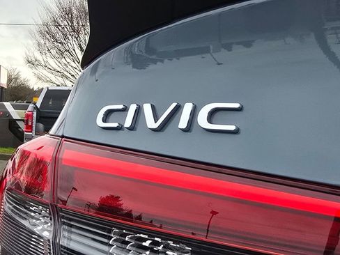 Used 2023 Honda Civic Sport image 16