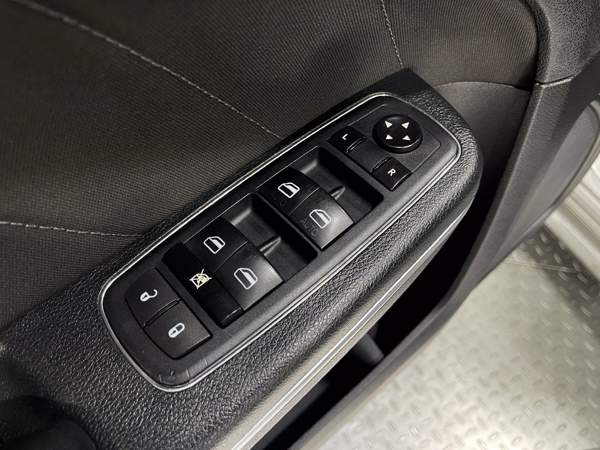 Used 2016 Dodge Charger R/T w/ Navigation & Travel Group RWD image 15
