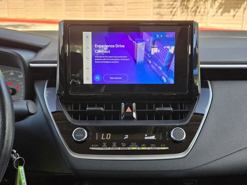 Used 2025 Toyota Corolla LE FWD image 17