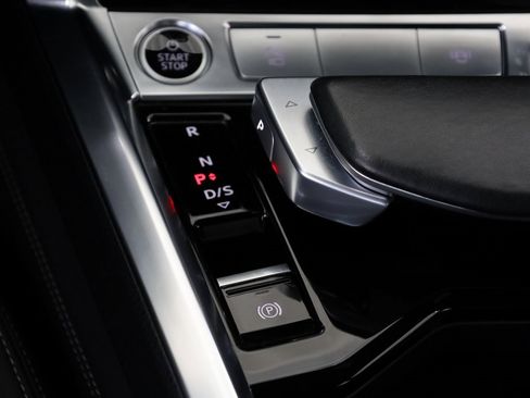 Used 2023 Audi e-tron Premium Plus w/ Premium Plus Package image 14