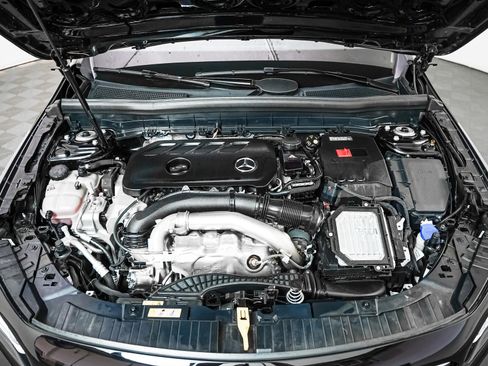 Certified 2025 Mercedes-Benz GLB 250 image 4