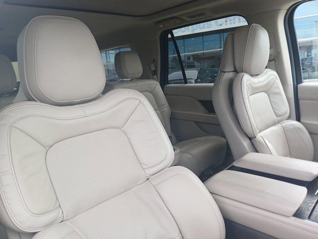 Used 2019 Lincoln Navigator L Reserve w/ Cargo Package AWD/4WD image 19