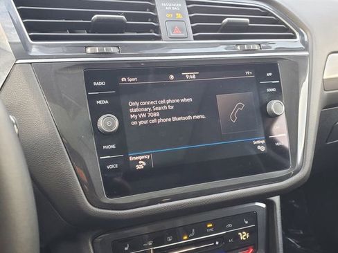 Used 2022 Volkswagen Tiguan SE w/ Panoramic Sunroof Package image 29
