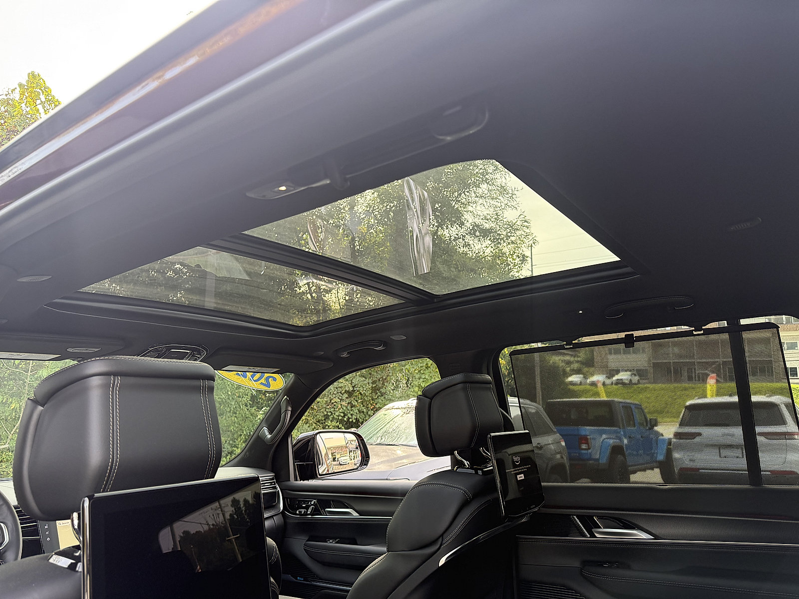 Certified 2026 Jeep Grand Wagoneer Summit w/ Rear Seat Video Group I AWD/4WD image 17