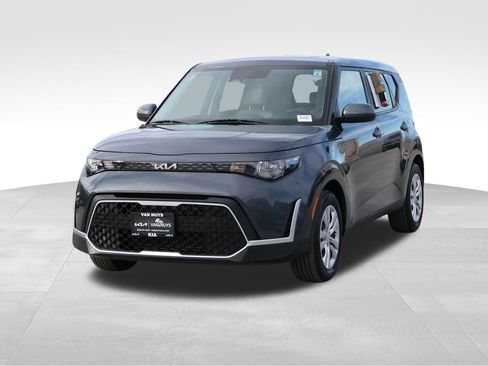 Used 2023 Kia Soul LX image 7