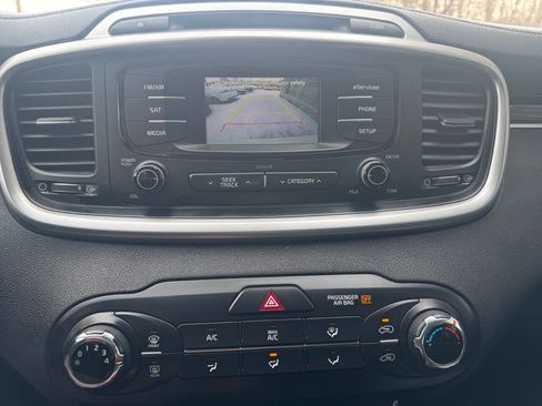 Used 2016 Kia Sorento LX w/ LX Convenience Package image 34
