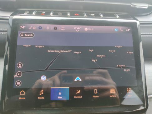 Used 2023 Jeep Grand Cherokee Limited image 33