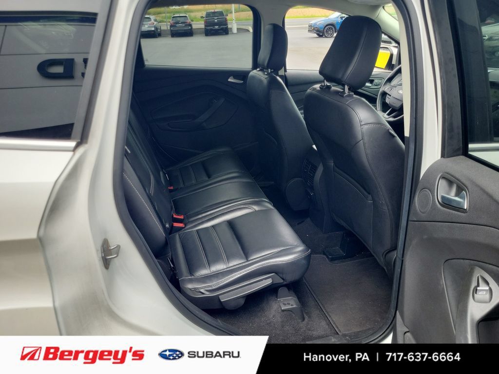 Used 2019 Ford Escape Titanium AWD/4WD image 10
