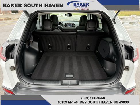 Used 2022 Jeep Cherokee Limited image 9