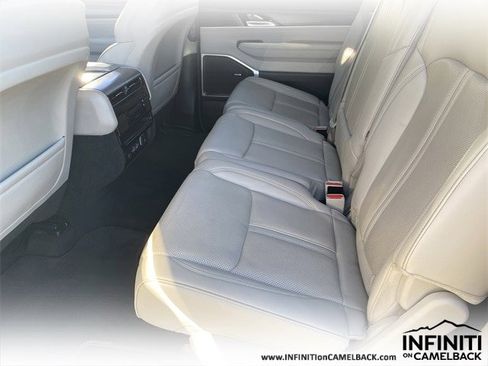 Used 2023 Jeep Wagoneer L Series II image 17