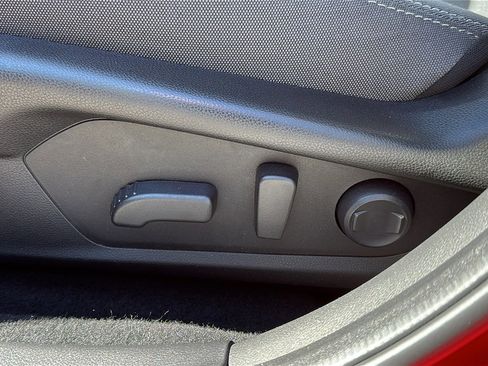 Used 2024 Subaru Crosstrek 2.0i Premium image 11