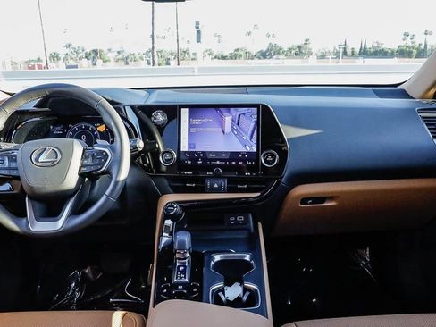 Used 2025 Lexus NX 250 FWD w/ Premium Package image 15