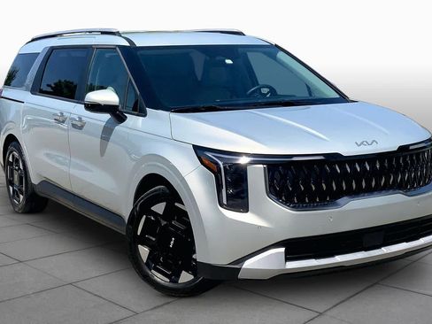 Certified 2025 Kia Carnival EX FWD image 3