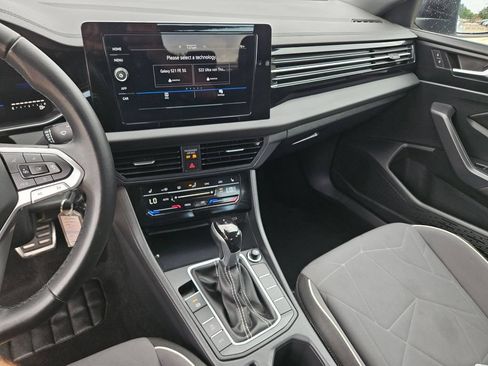 Used 2025 Volkswagen Jetta Sport FWD image 20