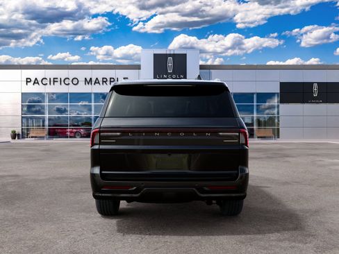 New 2027 Lincoln Navigator L Black Label AWD/4WD image 7