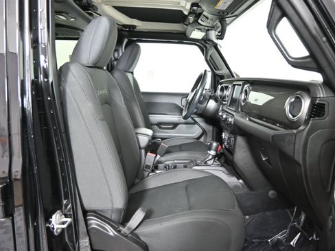 Used 2022 Jeep Wrangler Unlimited Sahara w/ Dual Top Group image 13