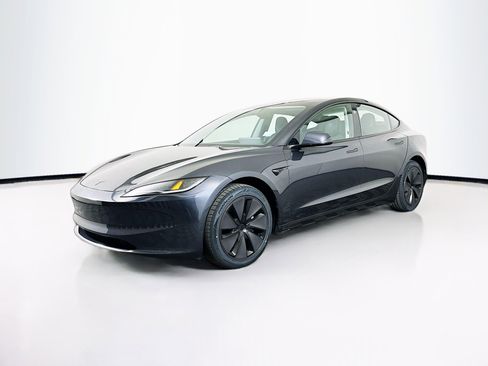 Used 2024 Tesla Model 3 image 3