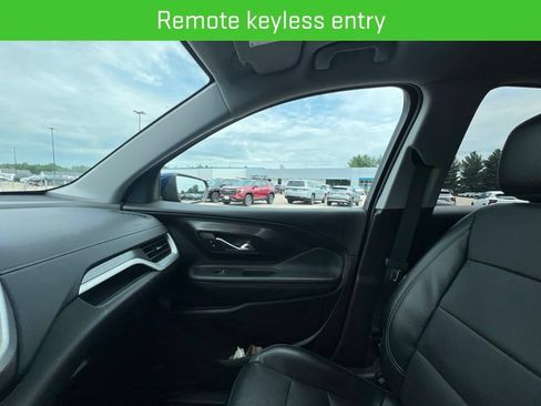 Used 2022 GMC Terrain SLT w/ Infotainment Package II AWD/4WD image 19