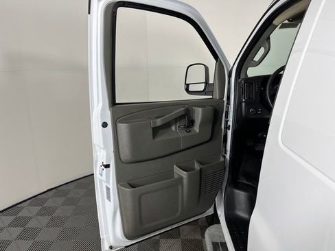Used 2024 Chevrolet Express 2500 w/ Driver Convenience Package image 15