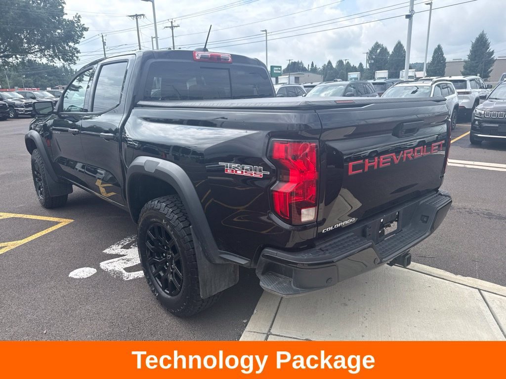 Used 2024 Chevrolet Colorado Trail Boss w/ Technology Package AWD/4WD image 7