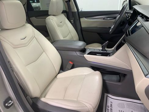 Used 2017 Cadillac XT5 Luxury image 31