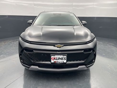 Used 2026 Chevrolet Equinox EV LT w/ Convenience Package II image 2