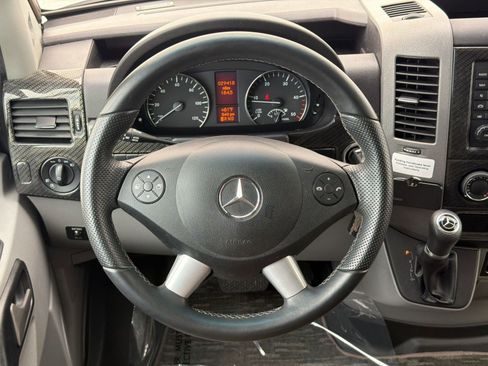 Used 2018 Mercedes-Benz Sprinter 3500 image 18