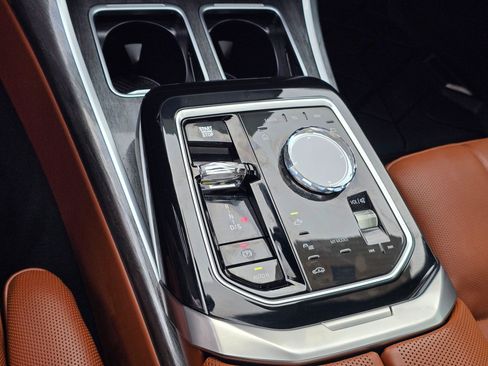Used 2025 BMW 760i xDrive w/ Executive Package AWD/4WD image 22