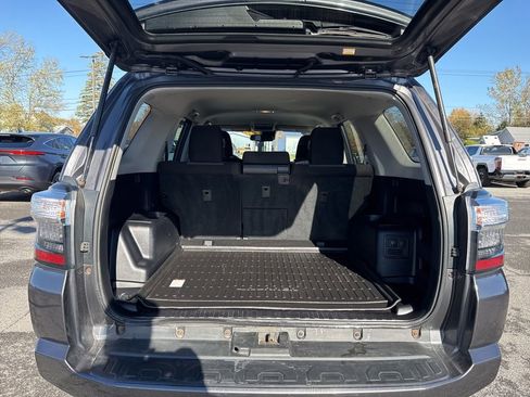 Used 2022 Toyota 4Runner SR5 image 16