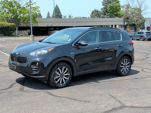 Used 2019 Kia Sportage EX w/ Option Group 040 AWD/4WD image 2