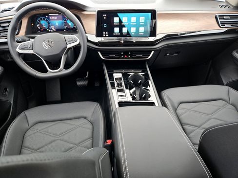 New 2026 Volkswagen Atlas SE FWD image 9