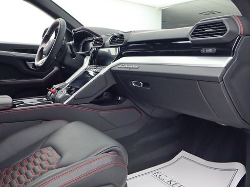 Used 2020 Lamborghini Urus image 29