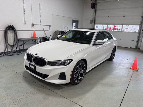 Used 2025 BMW 330i xDrive Sedan w/ Premium Package image 3