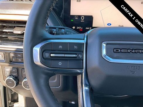 Used 2025 GMC Yukon Denali image 11