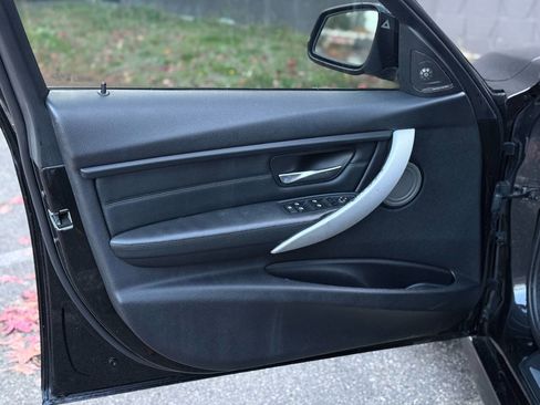 Used 2014 BMW 335i Sedan w/ Technology Package image 48