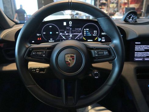 Used 2022 Porsche Taycan image 16