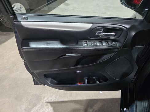 Used 2014 Dodge Grand Caravan SE w/ Quick Order Package 29E SE FWD image 23