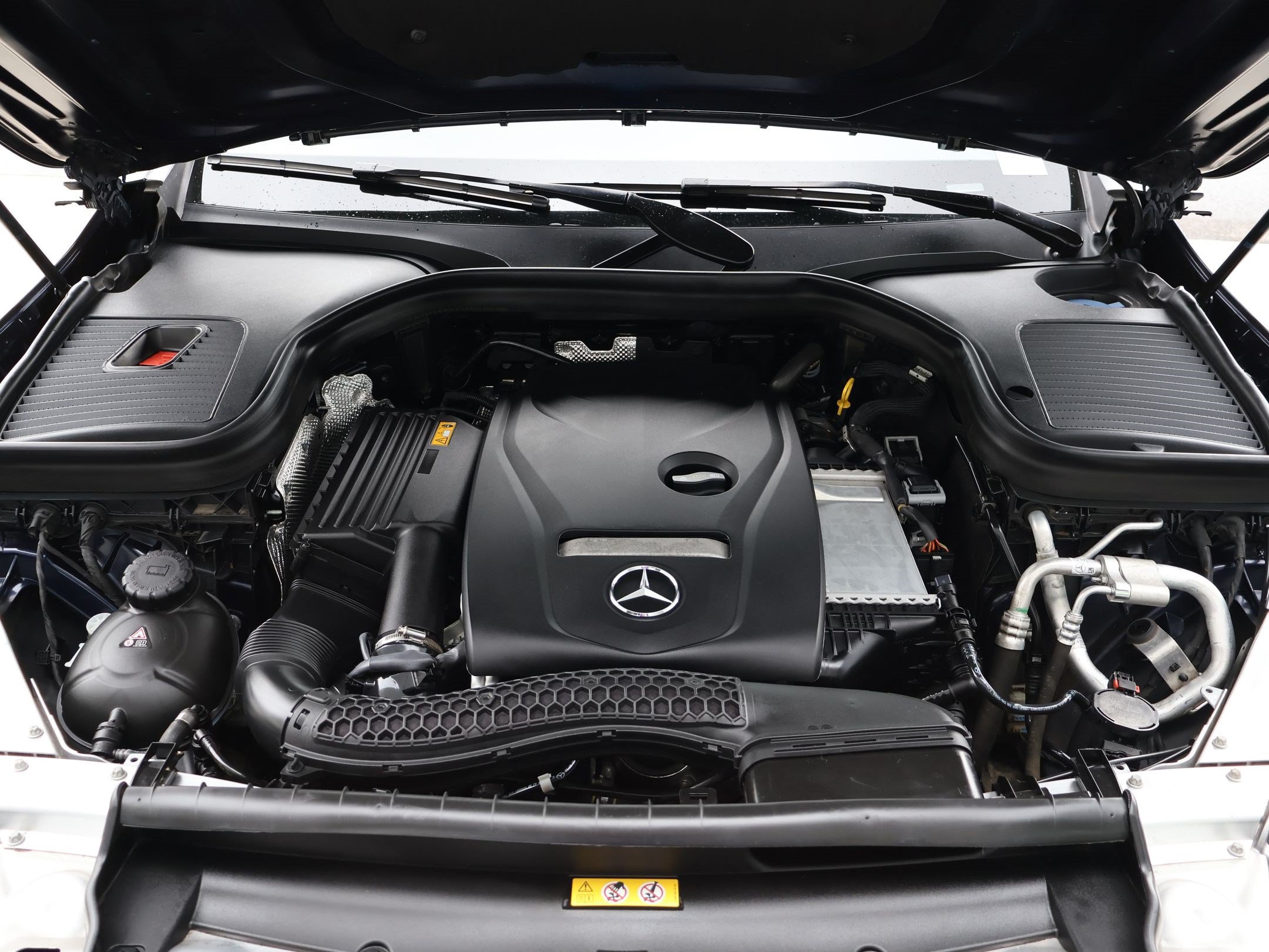 Used 2019 Mercedes-Benz GLC 300 4MATIC image 34
