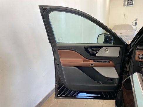 New 2026 Lincoln Aviator Reserve w/ Luxury Package AWD/4WD image 16