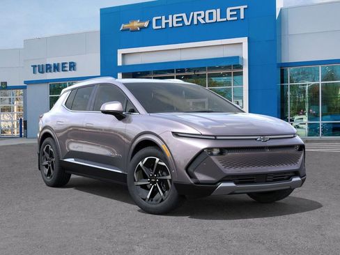 New 2025 Chevrolet Equinox EV LT image 7