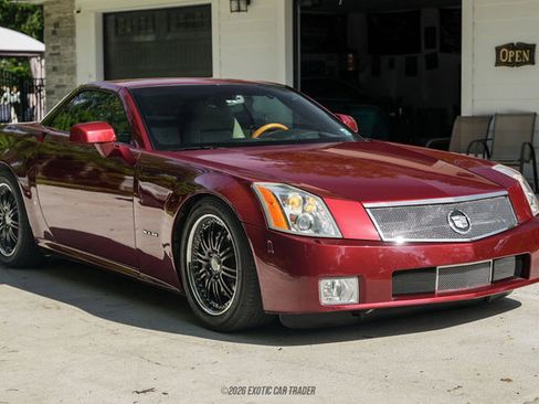 Used 2006 Cadillac XLR RWD image 18
