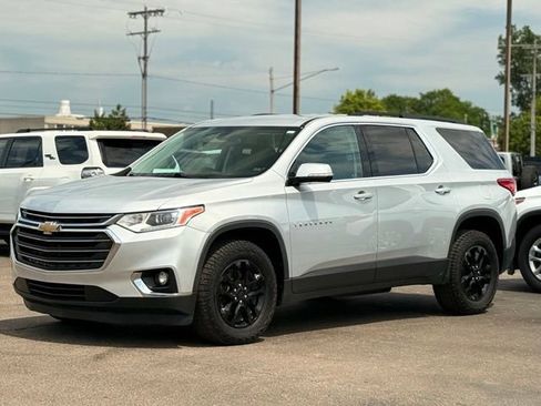 Used 2020 Chevrolet Traverse LT FWD image 41