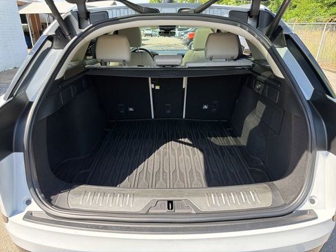 Used 2019 Land Rover Range Rover Velar R-Dynamic SE AWD/4WD image 18