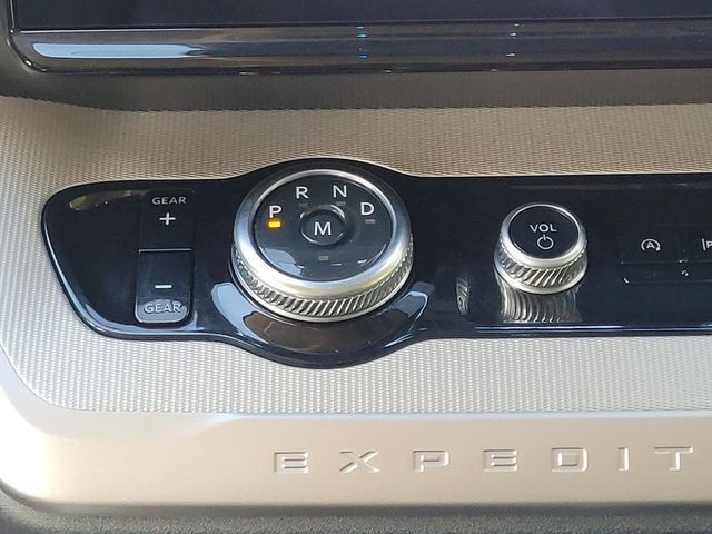 Used 2026 Ford Expedition Active RWD image 27