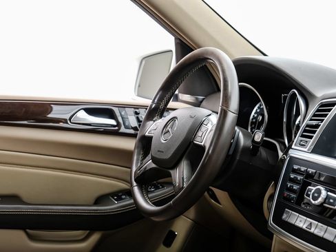 Used 2015 Mercedes-Benz ML 350 4MATIC w/ Premium 1 Package image 12