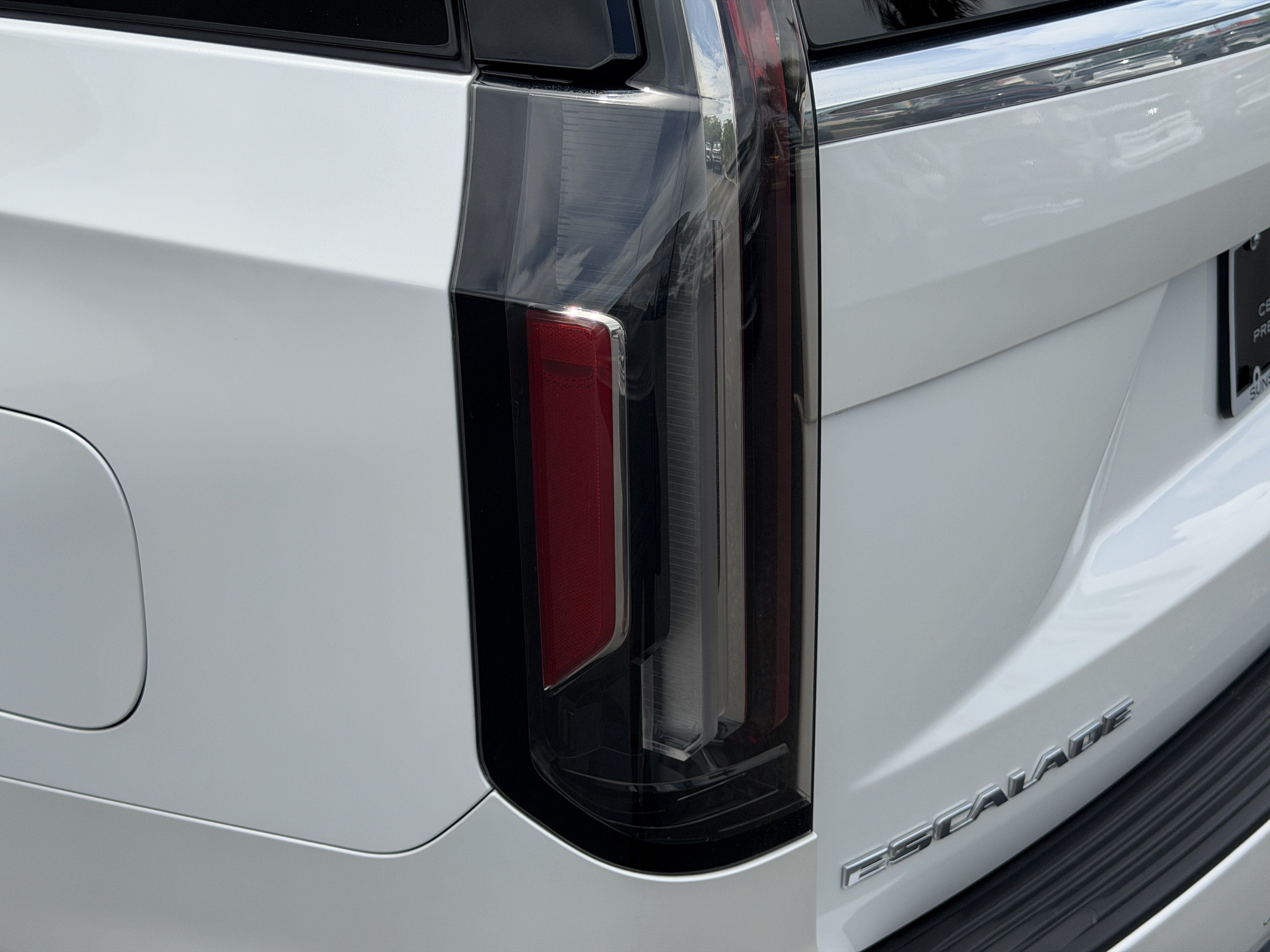Certified 2024 Cadillac Escalade ESV Premium Luxury Platinum w/ LPO, Floor Liner Package AWD/4WD image 10