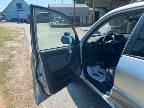 Used 2005 Toyota RAV4 2WD image 13
