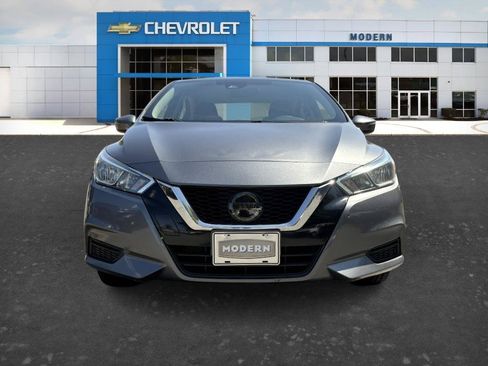 Used 2020 Nissan Versa SV FWD image 7